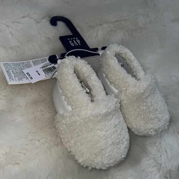 Gap Baby Sherpa Booties - Picture 3 of 3